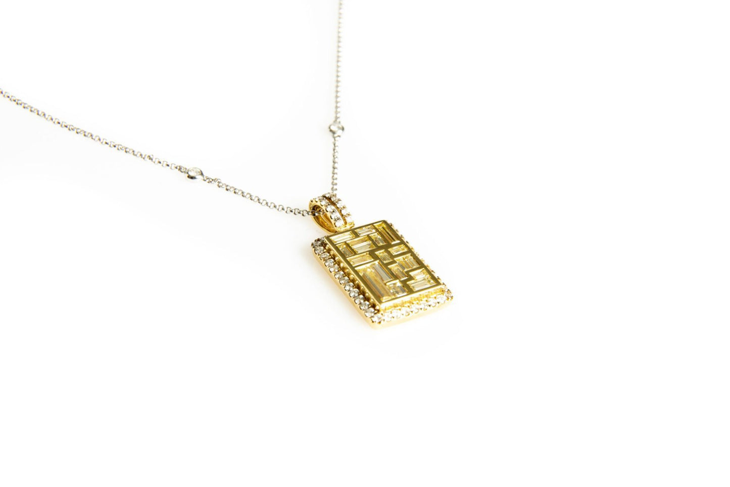 Diamonds And Yellow Gold Baguette Necklace image 2