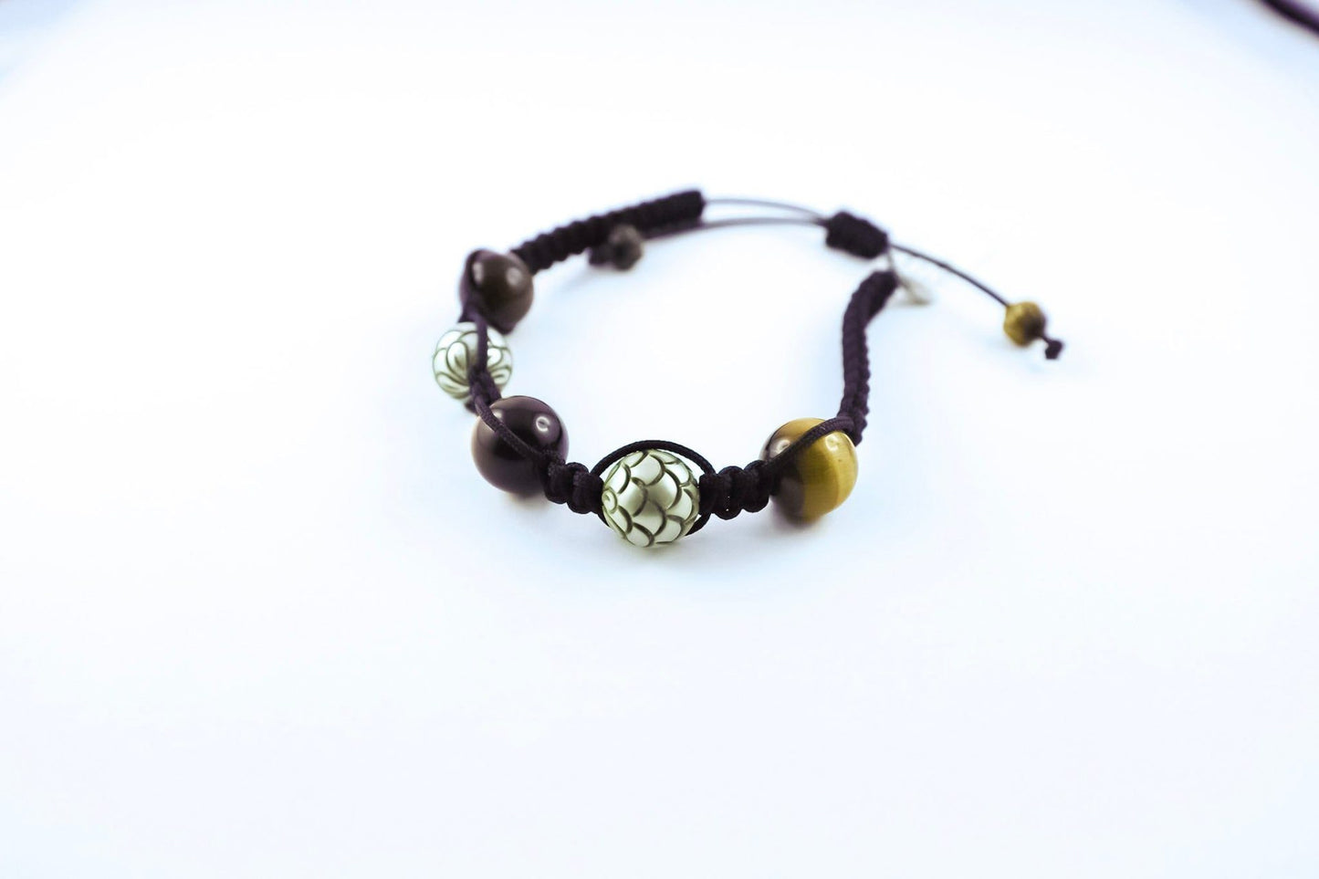Tahiti Pearls and Tiger Eye White Gold Bracelet image 3