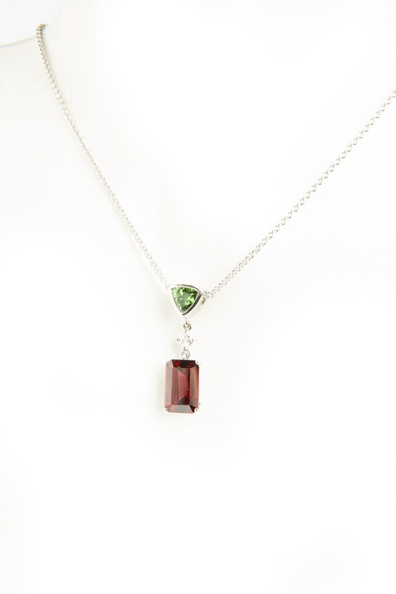 Tsavorite & Garnet Pendant in White Gold 18K image 8