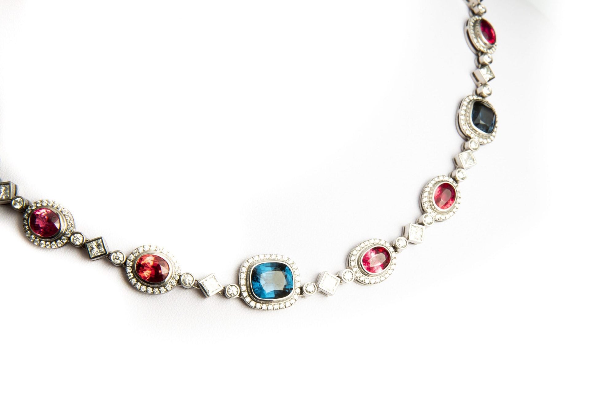 Spinel and diamonds necklace in White Gold image 0