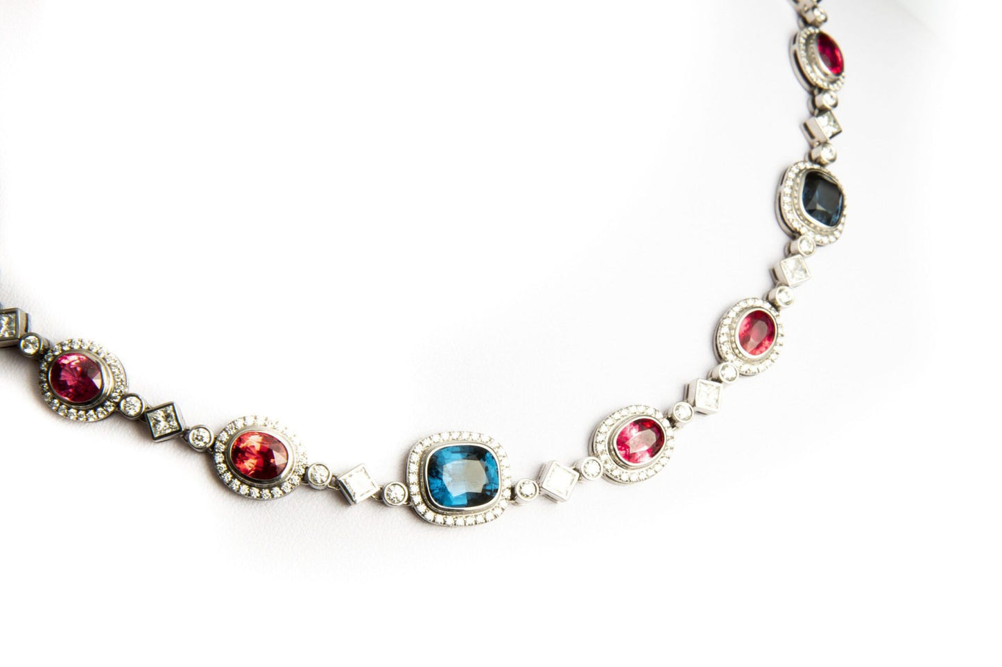 Spinel and diamonds necklace in White Gold image 0